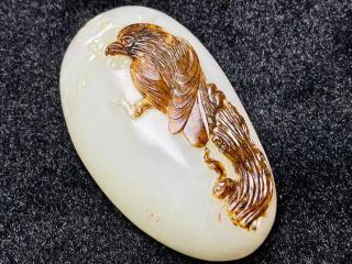 匠心之作!和田玉俄籽"高瞻远瞩"!